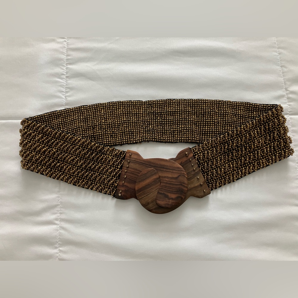 Beaded women’s belt with wooden clasps Size small